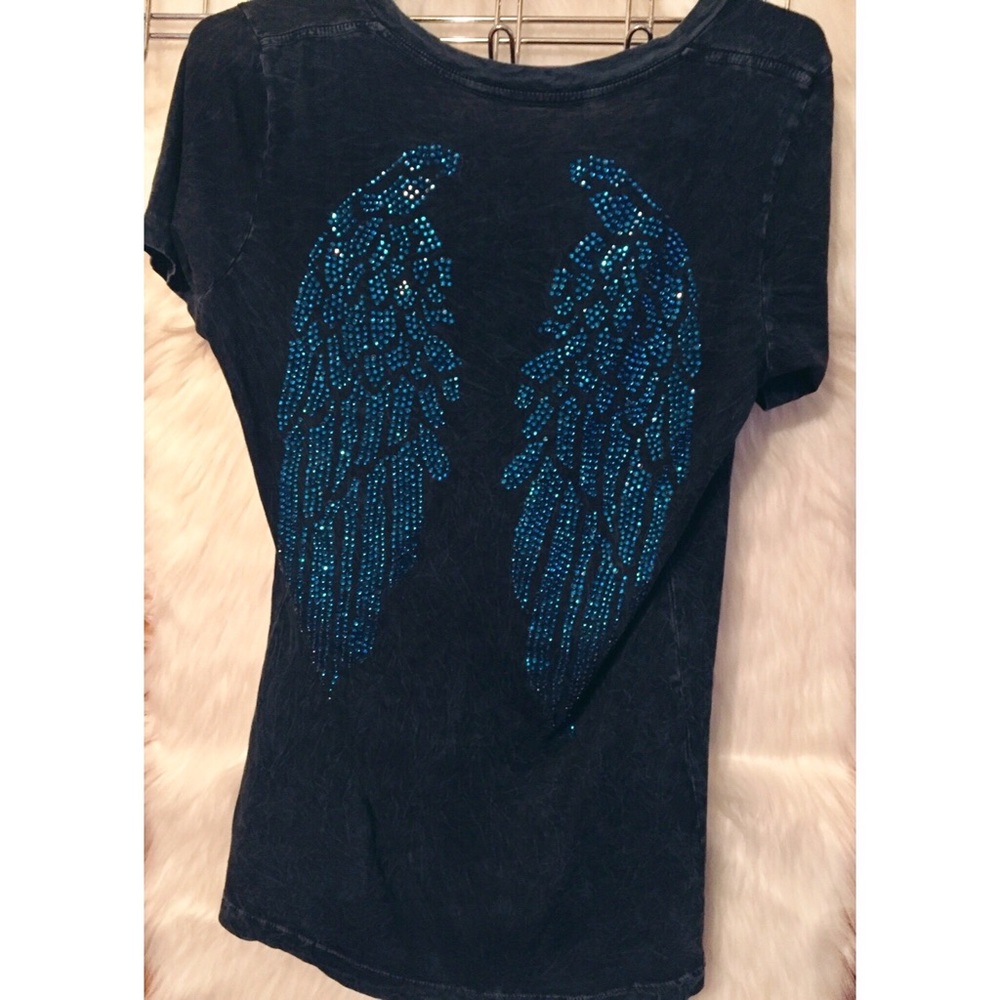 Angel wing tee